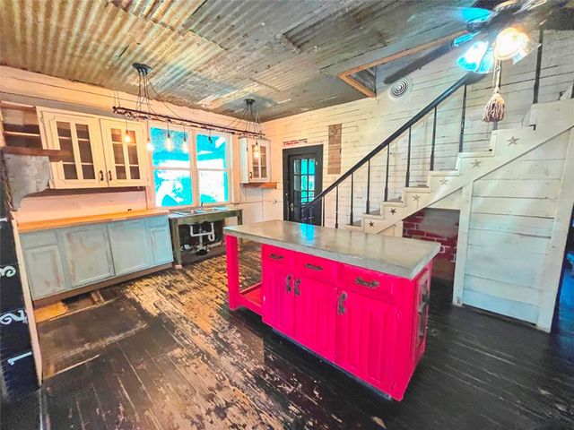 301 S Main Street, Crandall, TX 75114