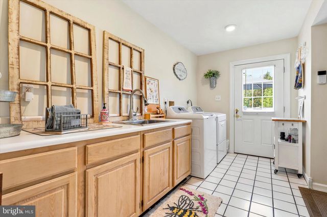 1223 HOLLOW RD, Collegeville, PA 19426