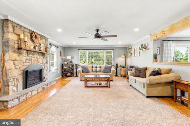 1223 HOLLOW RD, Collegeville, PA 19426