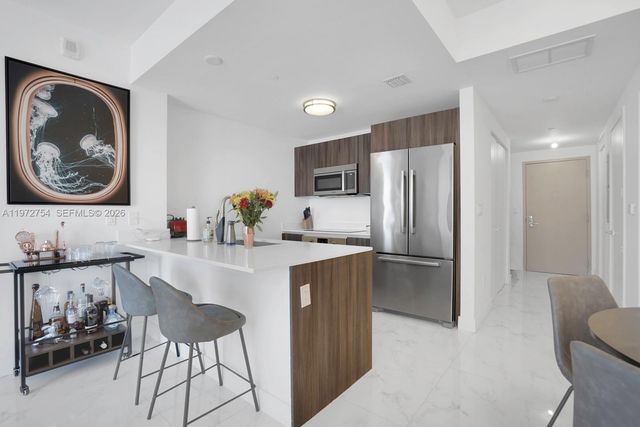 488 NE 18th St 3804, Miami, FL 33132