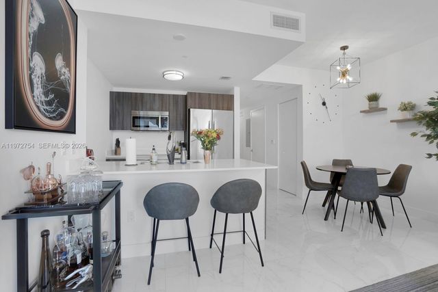 488 NE 18th St 3804, Miami, FL 33132