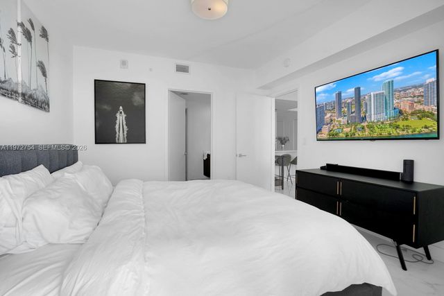 488 NE 18th St 3804, Miami, FL 33132