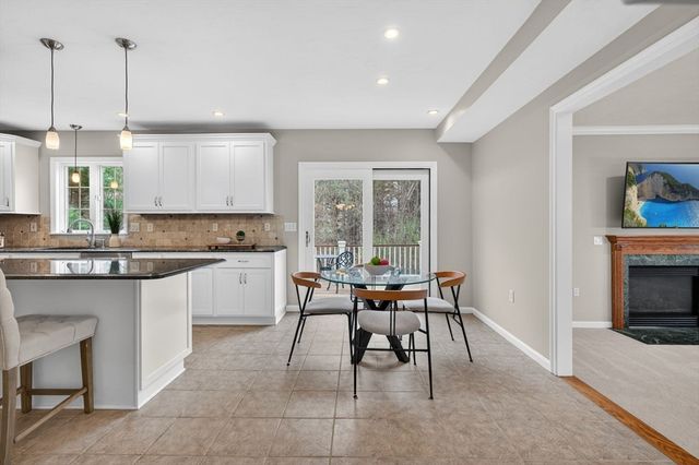 60 Rosemont Dr, North Andover, MA 01845
