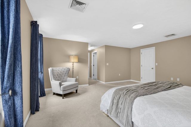 60 Rosemont Dr, North Andover, MA 01845