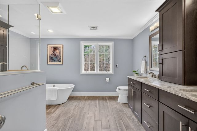 60 Rosemont Dr, North Andover, MA 01845