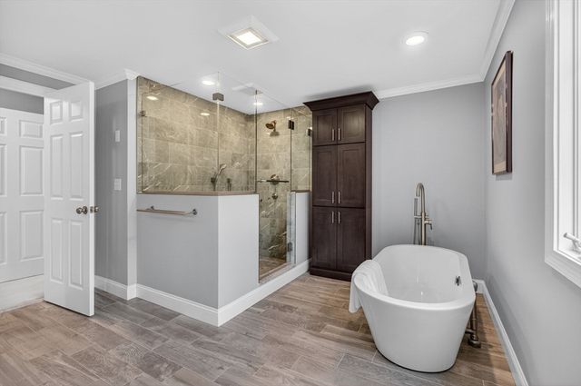 60 Rosemont Dr, North Andover, MA 01845
