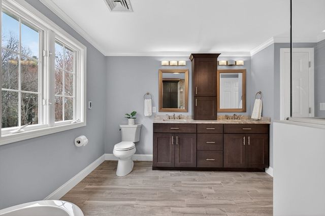 60 Rosemont Dr, North Andover, MA 01845