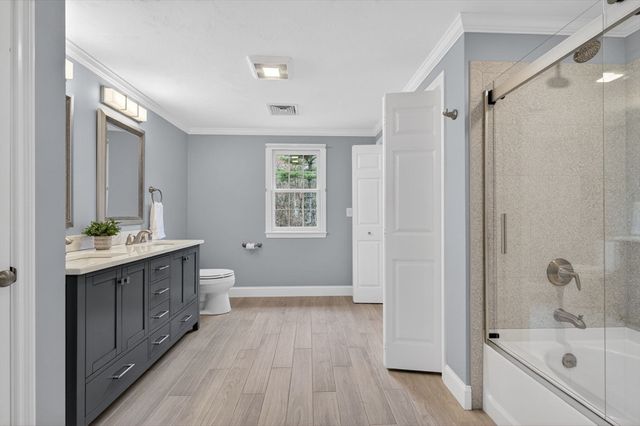 60 Rosemont Dr, North Andover, MA 01845
