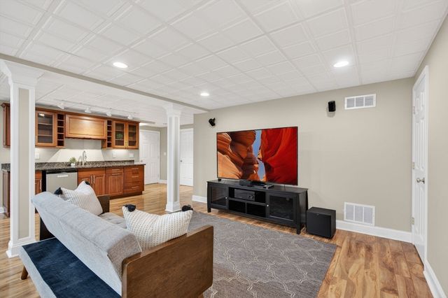 60 Rosemont Dr, North Andover, MA 01845