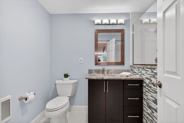 60 Rosemont Dr, North Andover, MA 01845