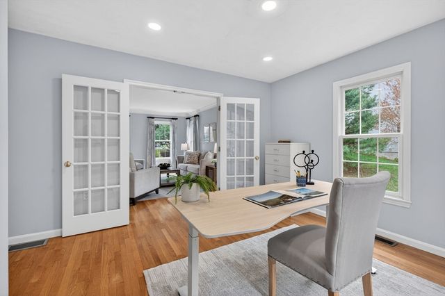 60 Rosemont Dr, North Andover, MA 01845