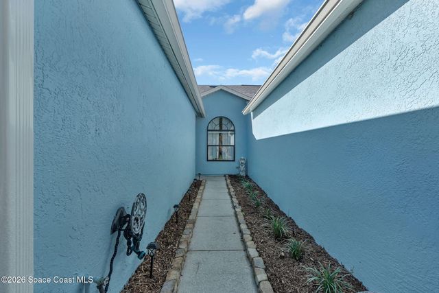 35 Anchor Drive, Indian Harbour Beach, FL 32937