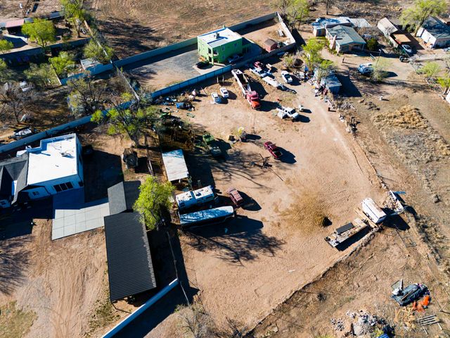 2255 Perry Road SW, Albuquerque, NM 87105