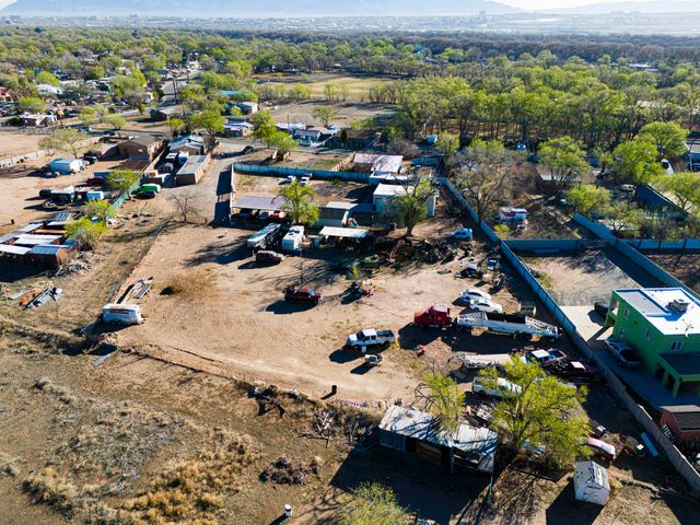 2255 Perry Road SW, Albuquerque, NM 87105