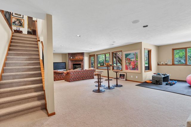 9237 N Wilson Estates Ct, Wichita, KS 67206