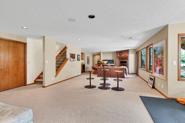 9237 N Wilson Estates Ct, Wichita, KS 67206
