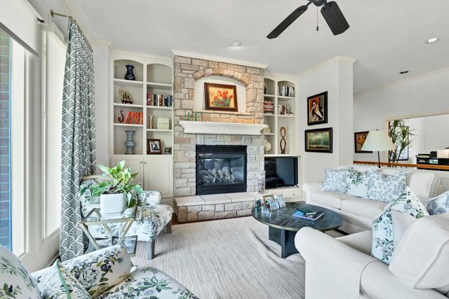 9237 N Wilson Estates Ct, Wichita, KS 67206
