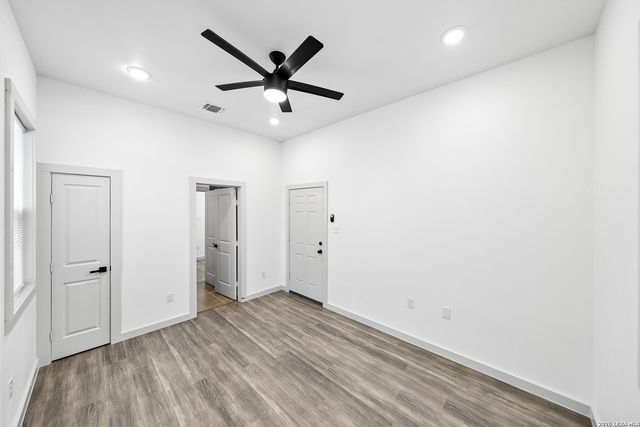 1727 E CROCKETT ST, San Antonio, TX 78202