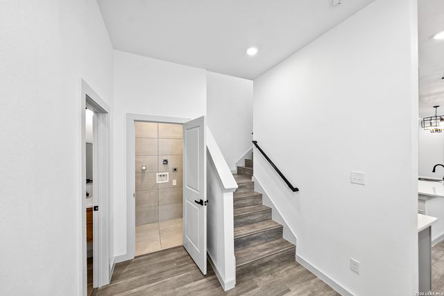 1727 E CROCKETT ST, San Antonio, TX 78202