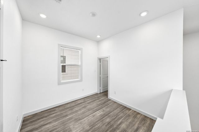 1727 E CROCKETT ST, San Antonio, TX 78202
