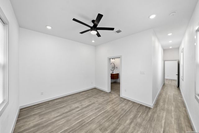 1727 E CROCKETT ST, San Antonio, TX 78202