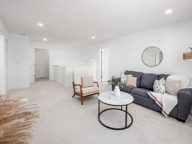 8891 Winthrop Lane, Plain City, OH 43064