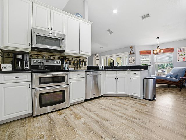 7817 LAUREL VIEW DRIVE, Mount Dora, FL 32757