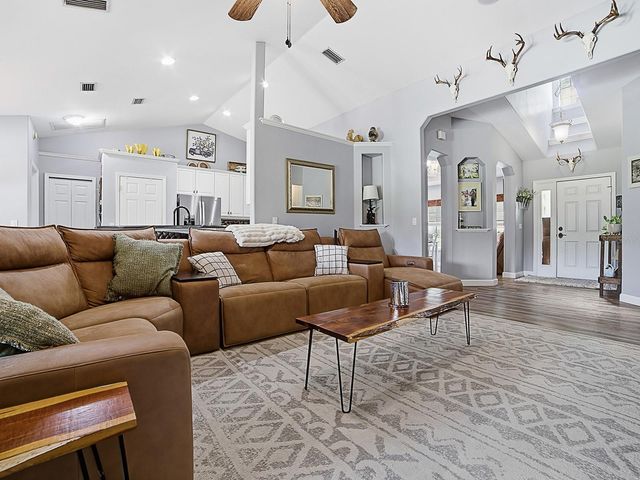 7817 LAUREL VIEW DRIVE, Mount Dora, FL 32757