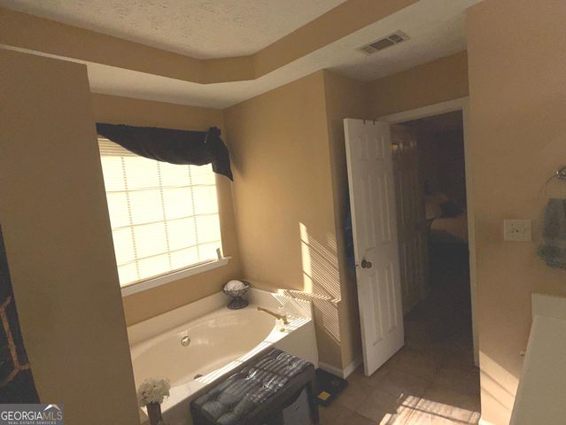 10 Oaklake Court, Covington, GA 30016