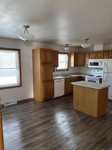 1633 Carlson PLACE, Watertown, WI 53094