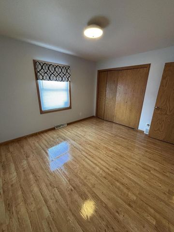 1633 Carlson PLACE, Watertown, WI 53094