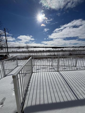 1633 Carlson PLACE, Watertown, WI 53094