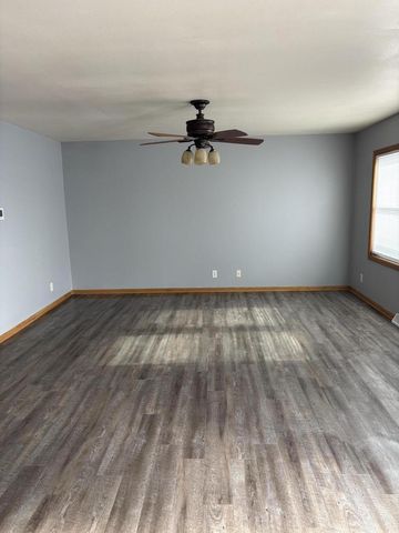 1633 Carlson PLACE, Watertown, WI 53094