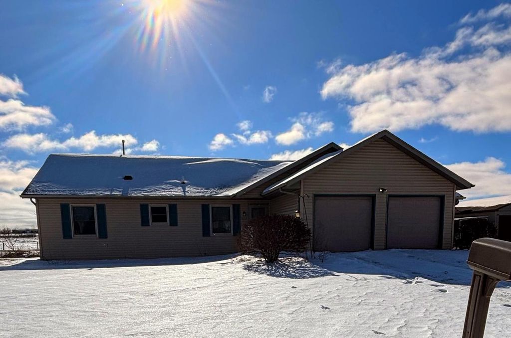 1633 Carlson PLACE, Watertown, WI 53094