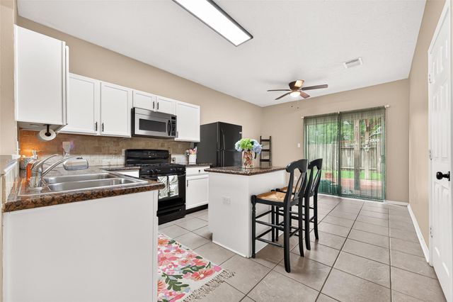 21915 Willow Shadows Drive, Tomball, TX 77375