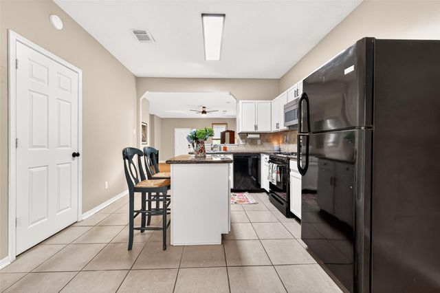 21915 Willow Shadows Drive, Tomball, TX 77375