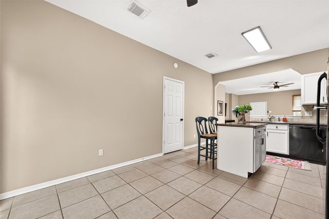 21915 Willow Shadows Drive, Tomball, TX 77375