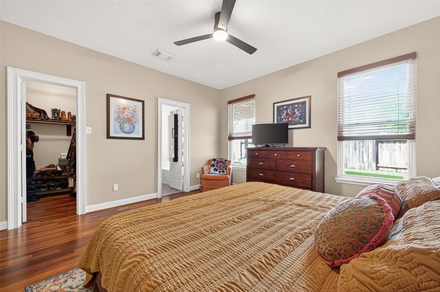 21915 Willow Shadows Drive, Tomball, TX 77375