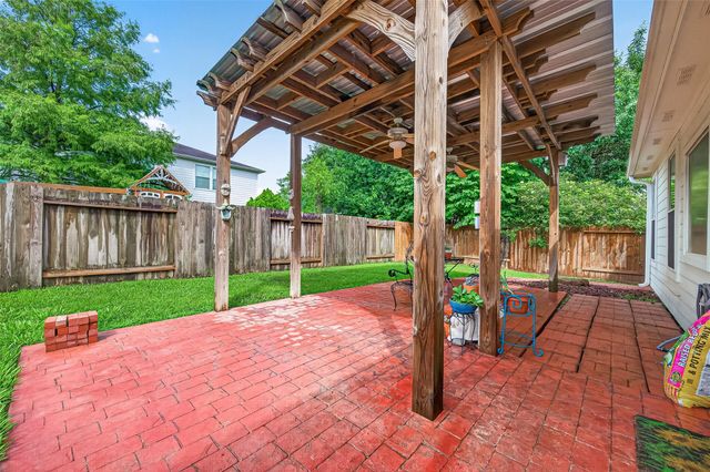 21915 Willow Shadows Drive, Tomball, TX 77375