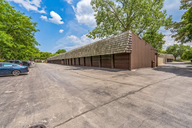1703 NORTHFIELD Square D, Northfield, IL 60093