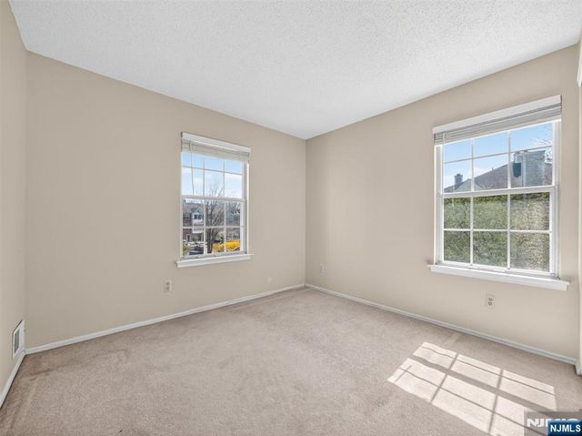 403 Poets Way 403, Mahwah, NJ 07430