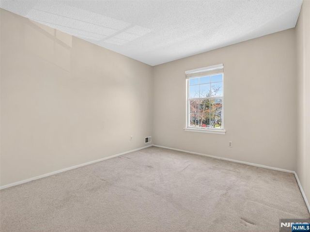 403 Poets Way 403, Mahwah, NJ 07430