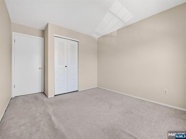 403 Poets Way 403, Mahwah, NJ 07430