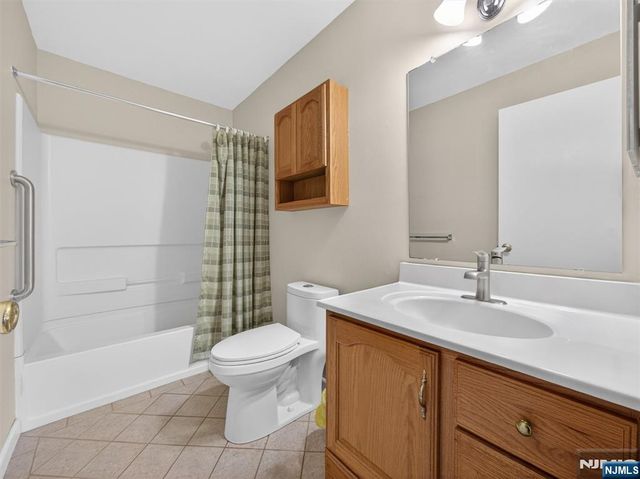 403 Poets Way 403, Mahwah, NJ 07430