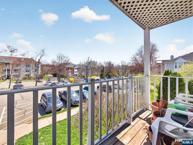 403 Poets Way 403, Mahwah, NJ 07430