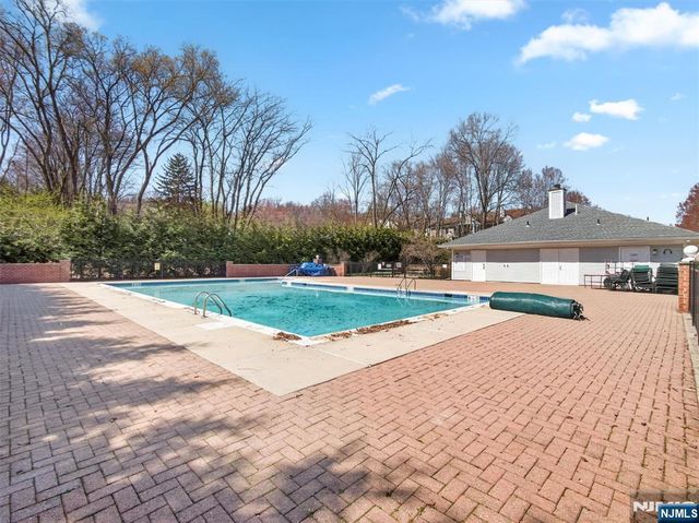 403 Poets Way 403, Mahwah, NJ 07430