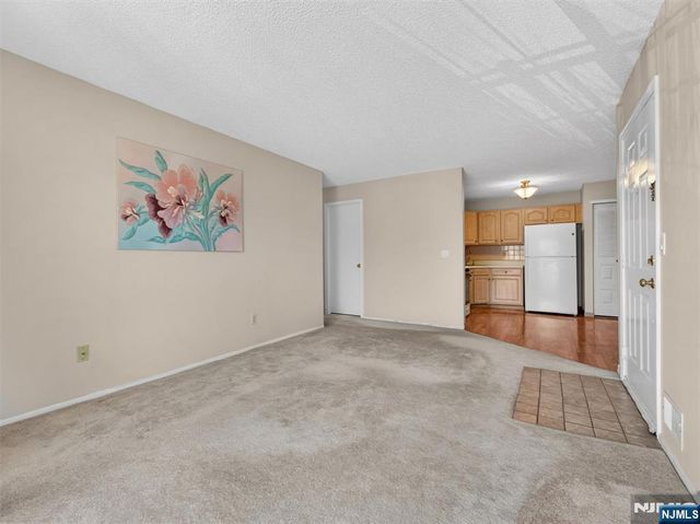 403 Poets Way 403, Mahwah, NJ 07430