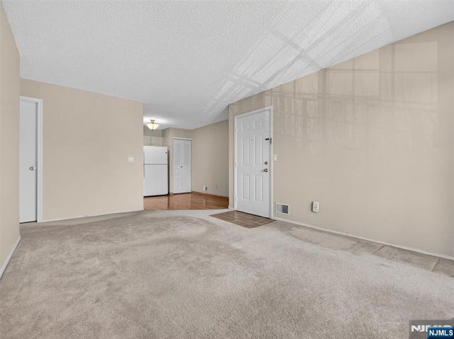 403 Poets Way 403, Mahwah, NJ 07430