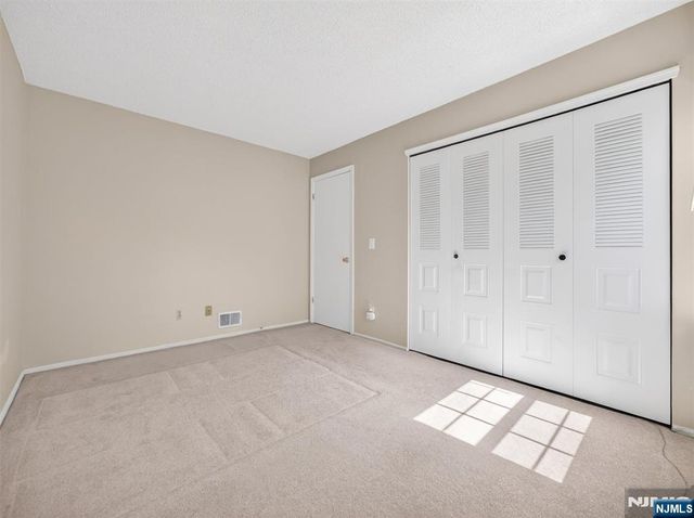 403 Poets Way 403, Mahwah, NJ 07430