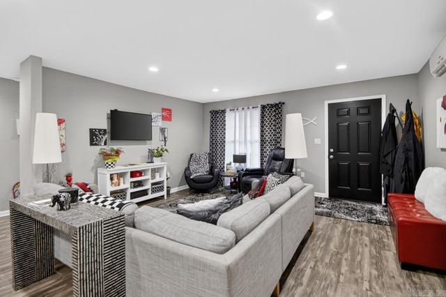 222 E Highland, Malvern, AR 72104